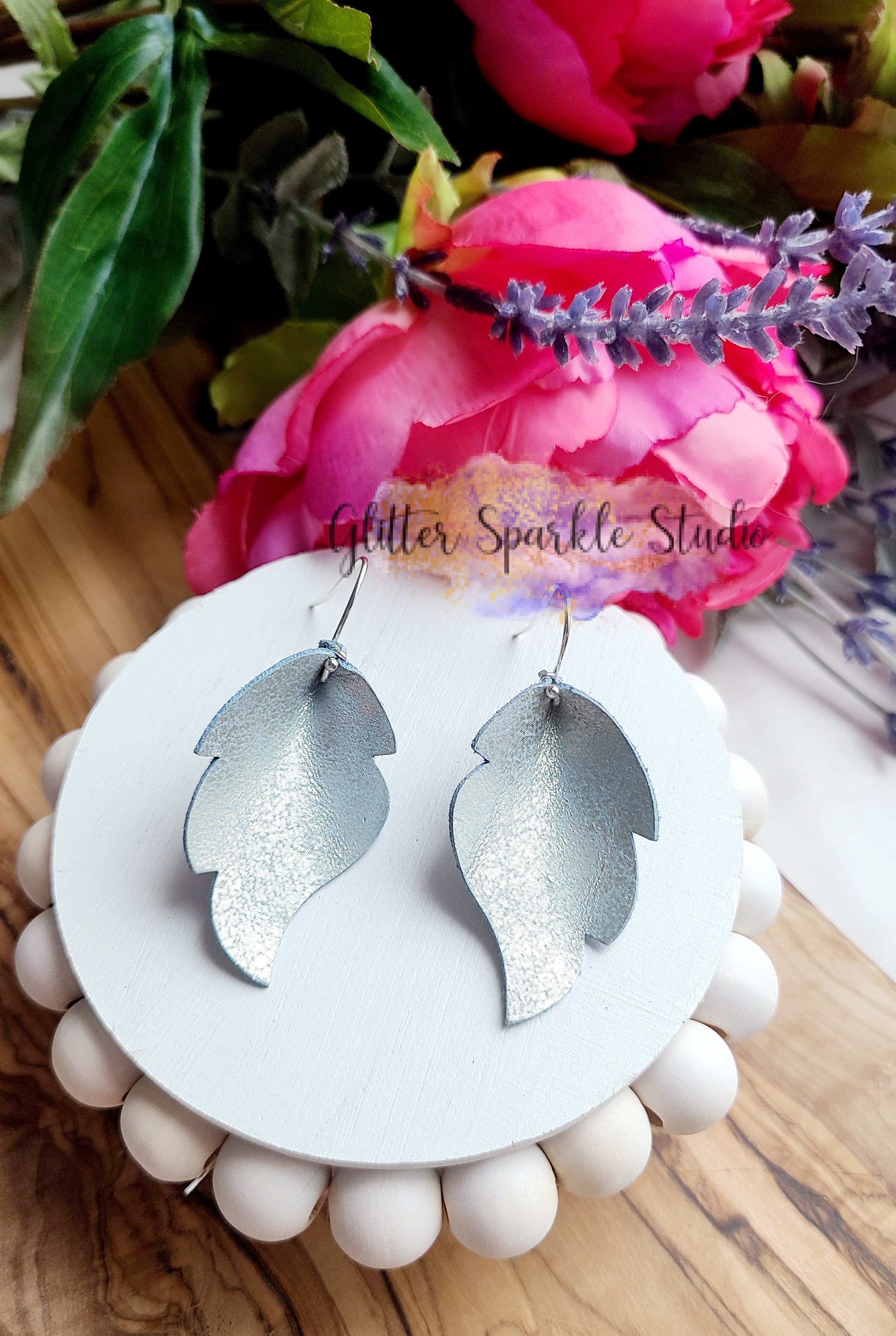 Petite Mirrored Pair of Pinched Feather/Leaf Earring or