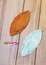 Load image into Gallery viewer, Fringy Feathers Earring or Pendant Steel Rule Combo Die