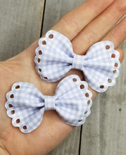 Load image into Gallery viewer, 2.9 inch Eyelet Scalloped Piggy Pair edge Pinch Bow Steel Rule Die