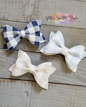 Load image into Gallery viewer, 3.5 inch Bowtie Pinch Bow Steel Rule Die