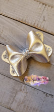 Load image into Gallery viewer, 4 inch Lily Pinch Bow Steel Rule Die