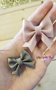 Two Bows/Two Tails 1.5 ish inch Sailor & Ashton Tailed Pinch Bow Steel Rule Combo Die