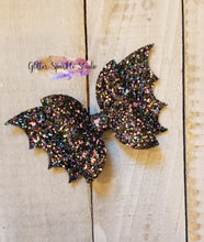 Load image into Gallery viewer, 4 inch Bat Wing Bow Steel Rule Die