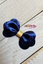 Load image into Gallery viewer, Triple Ruffled Pinch Bow Steel Rule Combo Die