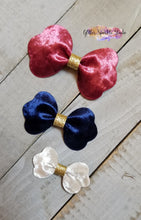 Load image into Gallery viewer, Triple Ruffled Pinch Bow Steel Rule Combo Die