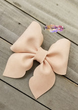 Load image into Gallery viewer, 1.5 + 2ish Scalloped Siren Pinch Bow Steel Rule Die