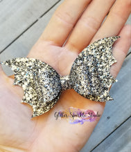 Load image into Gallery viewer, 3.75 inch Double Layer Bat Wing Bow Steel Rule Die