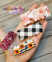 Load image into Gallery viewer, 4 piece Multi Size Scalloped Rectangle Hinged snap clip multi cut Steel Rule Die