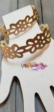 Load image into Gallery viewer, Two sizes Eyelet Floral Chain Bracelet Steel Rule Die (not earring)