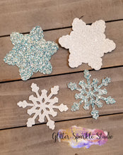 Load image into Gallery viewer, 3 Piece Snowflake with Multi Diamond Center Steel Rule Die for appliques or snap clips