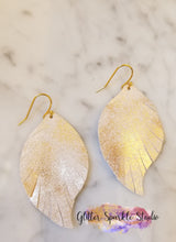 Load image into Gallery viewer, Fringey Petal Earring or Pendant Steel Rule Die