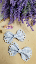 Load image into Gallery viewer, 2.9 inch Eyelet Scalloped Piggy Pair edge Pinch Bow Steel Rule Die
