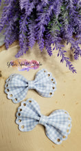 Load image into Gallery viewer, 2.9 inch Eyelet Scalloped Piggy Pair edge Pinch Bow Steel Rule Die