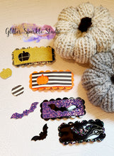 Load image into Gallery viewer, Spooky Scalloped Rectangle snap clip multi cut Steel Rule Die