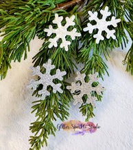 Load image into Gallery viewer, Four Petite 1.5 inch Delicate Snowflakes for Earrings or snap clip and bow appliques Steel Rule Die