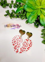 Load image into Gallery viewer, Broken Heart Steel Rule Die for petite earring or appliques