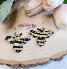Load image into Gallery viewer, Pair of Fancy Bee layered Earring Steel Rule Die