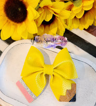 Load image into Gallery viewer, 4ish inch Pencil Sailor Style Pinch Bow Steel Rule Die