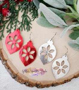 Pair of Decorative Cut out Ornament Bulb Christmas Earrings Steel Rule Die