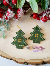 Load image into Gallery viewer, 1.75 inch Stitcher Star Centered Tree Earring or applique Petite Steel Rule Die