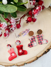 Load image into Gallery viewer, 1-1.5 inch Stitcher Basic Snugg Snowflake Boot Earring or applique Steel Rule Die