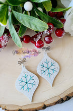 Load image into Gallery viewer, 2.25 inch Stitcher Snowflake Old Fashioned Ornament Earring or applique Steel Rule Die